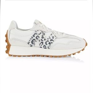 New Balance White cheetah size 8 NEW